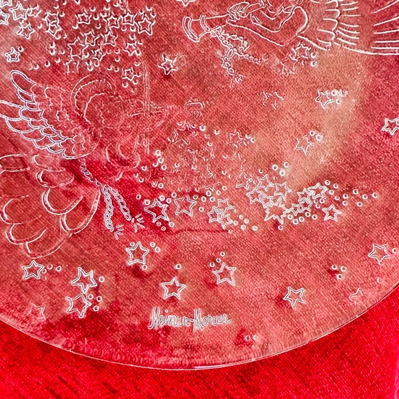 Neiman Marcus 13’’ Christmas Angels Platter - Picture 4 of 8